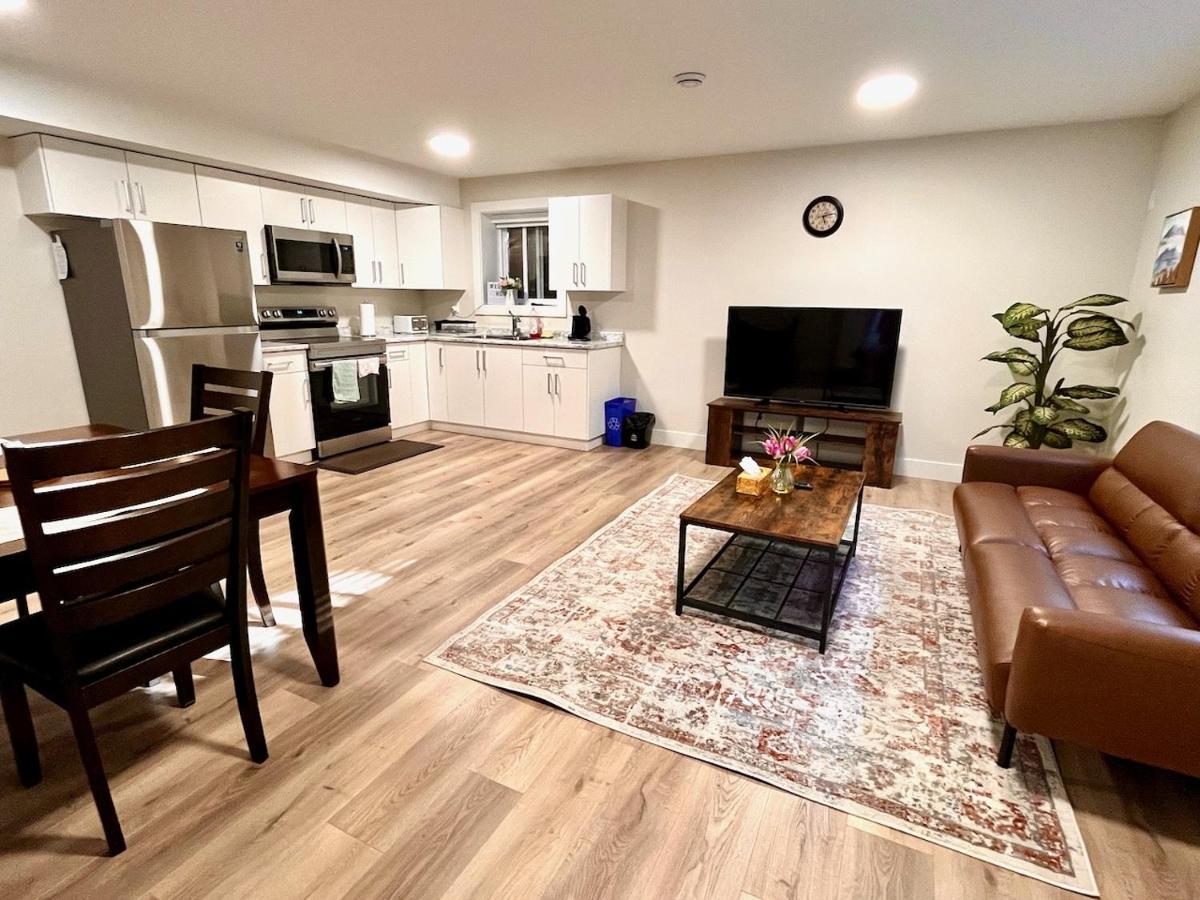 The Harmony Inn Spacious 2 Bdrms 2 Beds Basement Suite Surrey Exterior foto